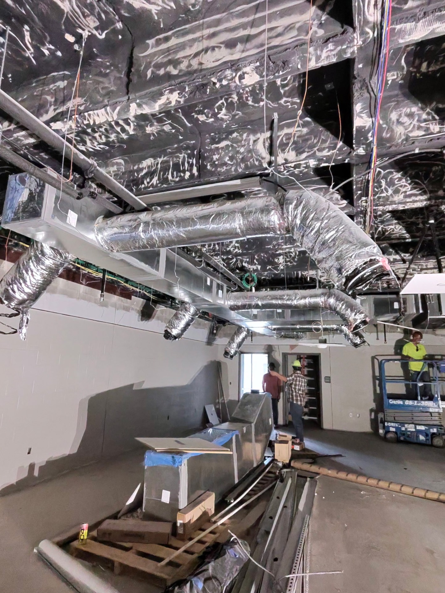Overhead commercial ductwork installation
